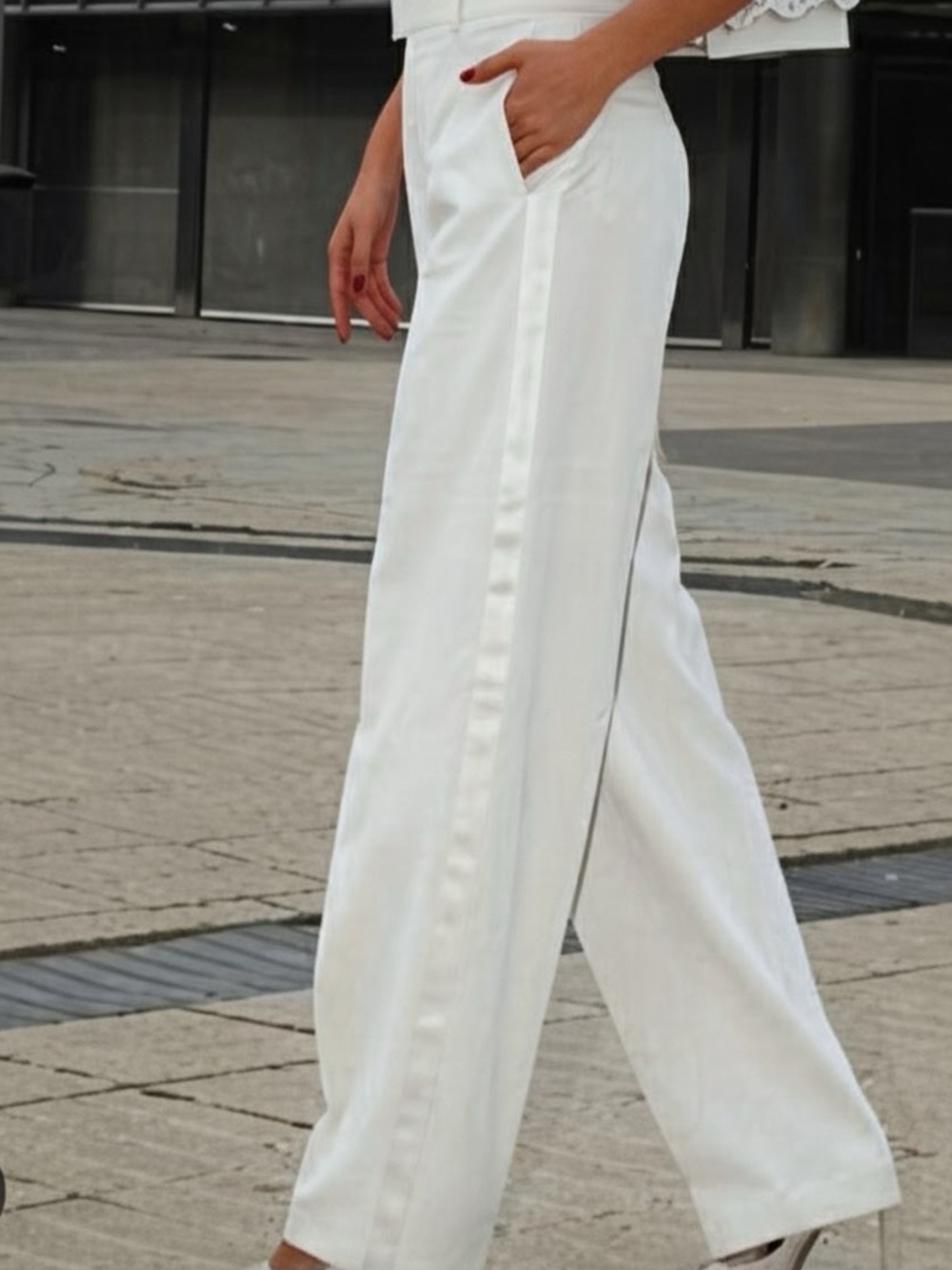 Cream Wide-Leg, High Waist  Belted Pants